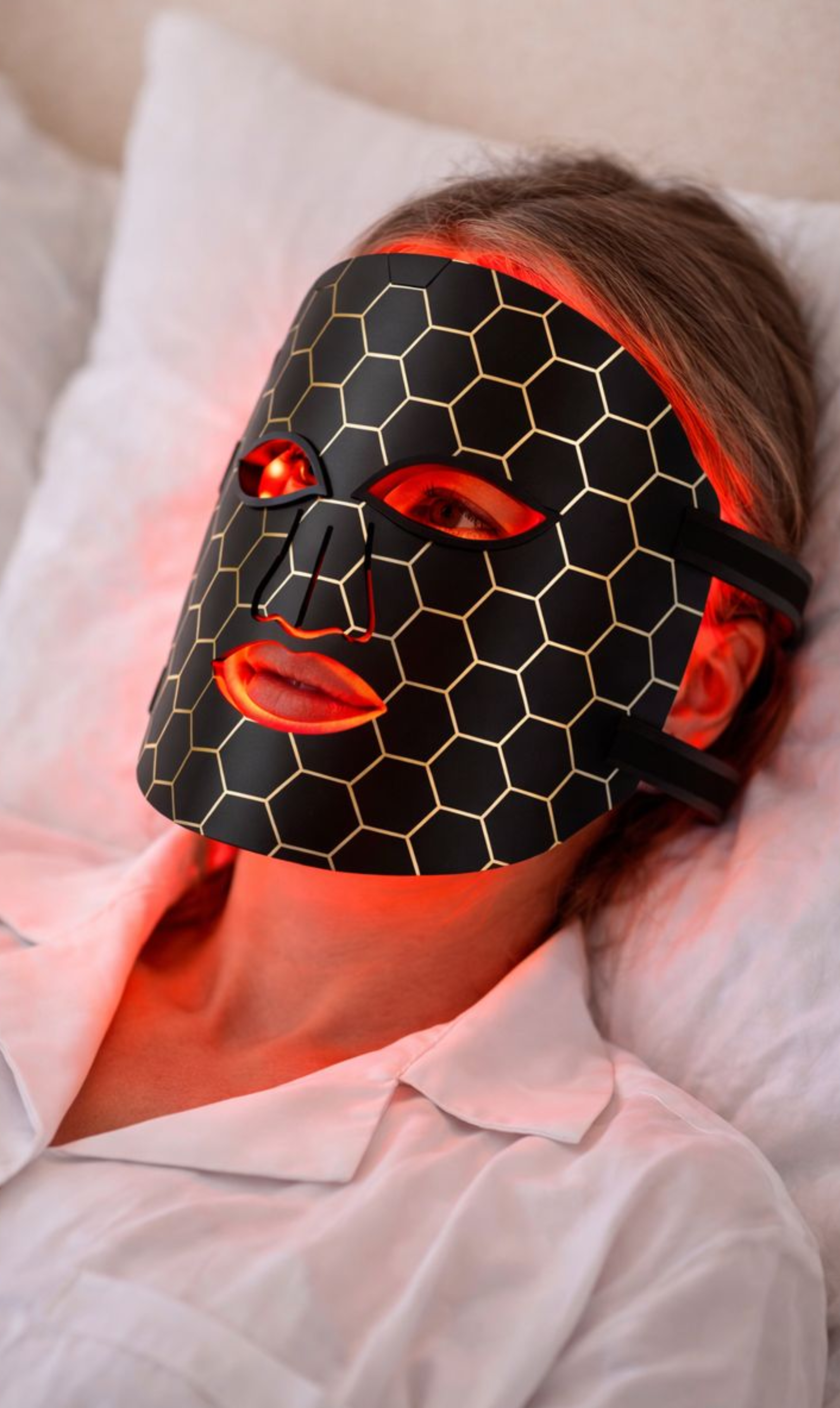 girl using NuroDerma Mask